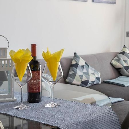 Apartment Arce Frontline Seaview Нерха Екстериор снимка